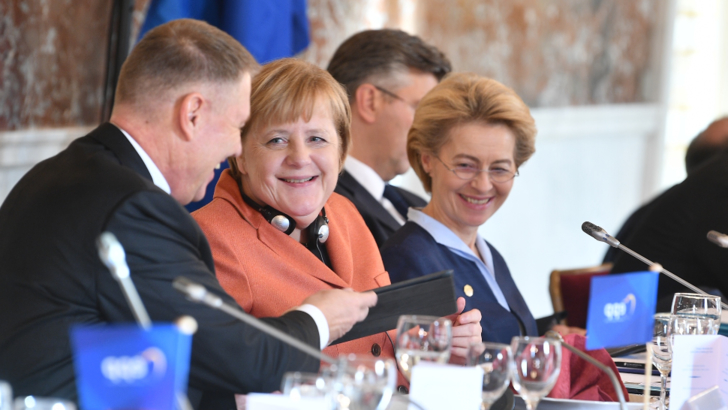 Klaus Iohannis, alături de Angela Merkel și Ursula von der Leyen, summit PPE, Bruxelles Foto: presidency.ro